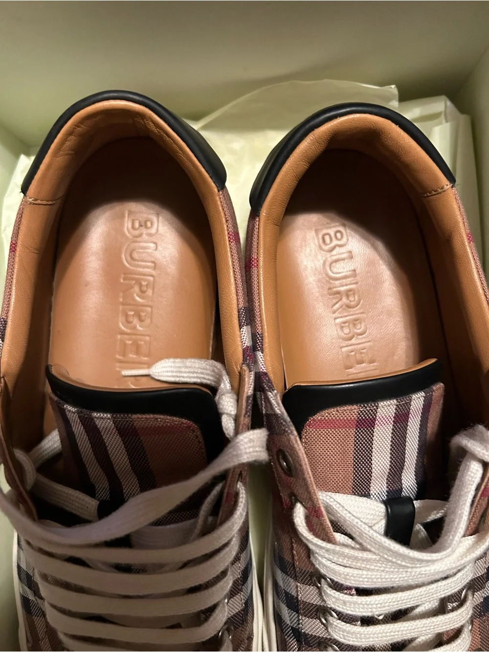 Burberry classic low